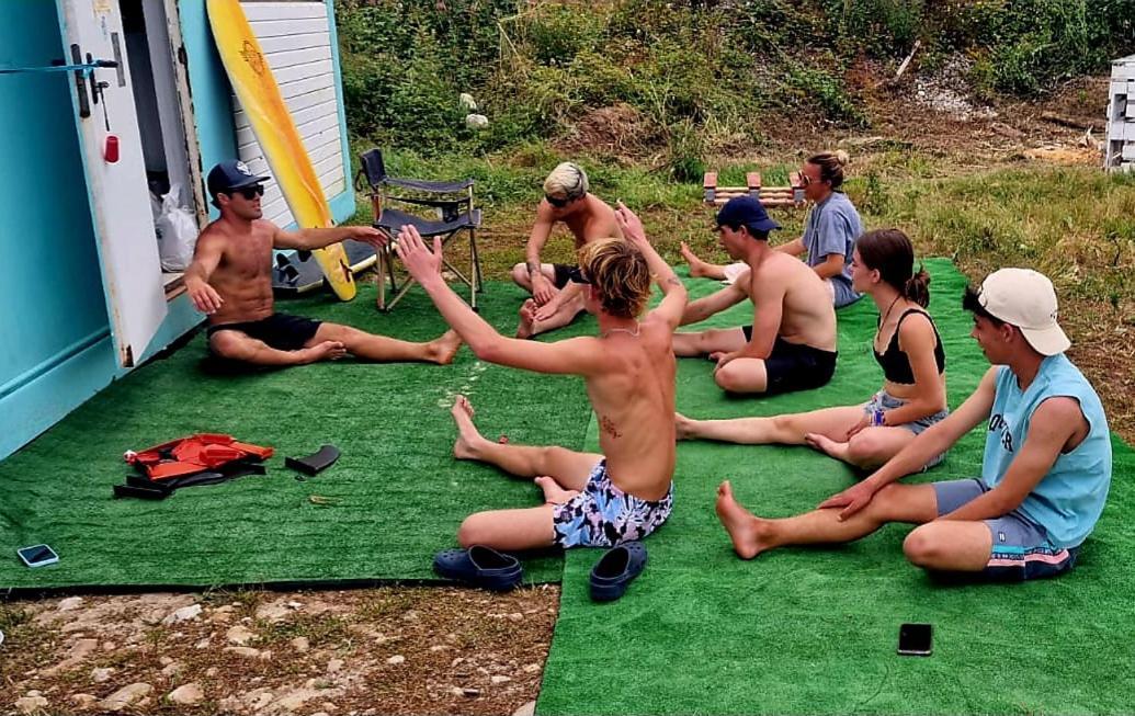 Llanes Surfcamp & Hostel Ngoại thất bức ảnh
